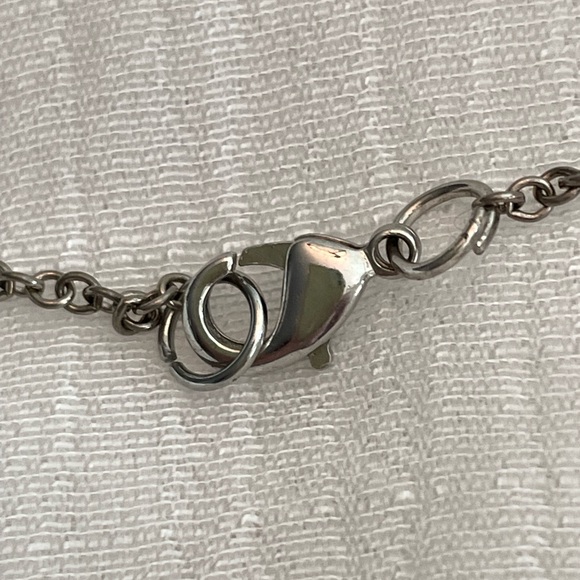 Vintage silver tone floating heart pendant necklace spring clasp - Picture 3 of 3